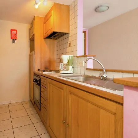 Spacious Holiday In With Garden *